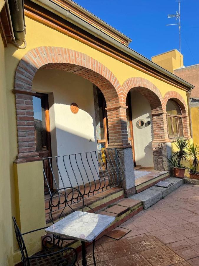 Aventina Holiday Home Burcei Luaran gambar