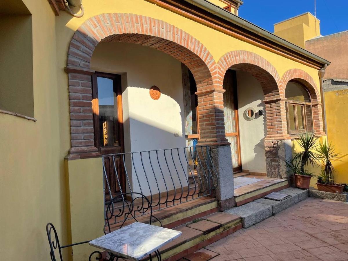 Aventina Holiday Home Burcei Luaran gambar